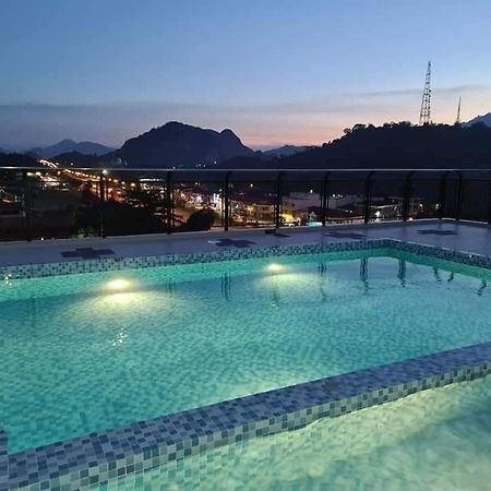 Adeen'S Suria Suite, Hotel Mutiara Gua Musang Εξωτερικό φωτογραφία