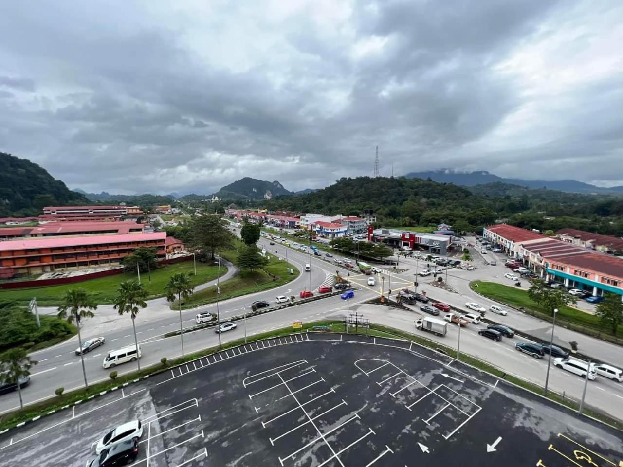 Adeen'S Suria Suite, Hotel Mutiara Gua Musang Εξωτερικό φωτογραφία